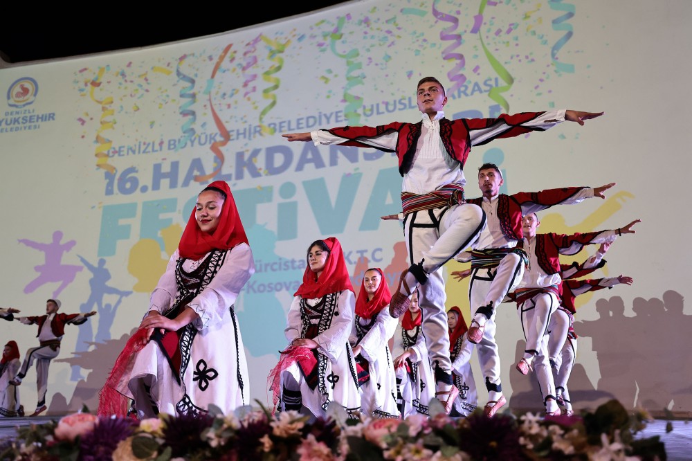 denizli buyuksehir belediyesi tarafindan duzenlenen uluslararasi halk danslari festivali basliyor